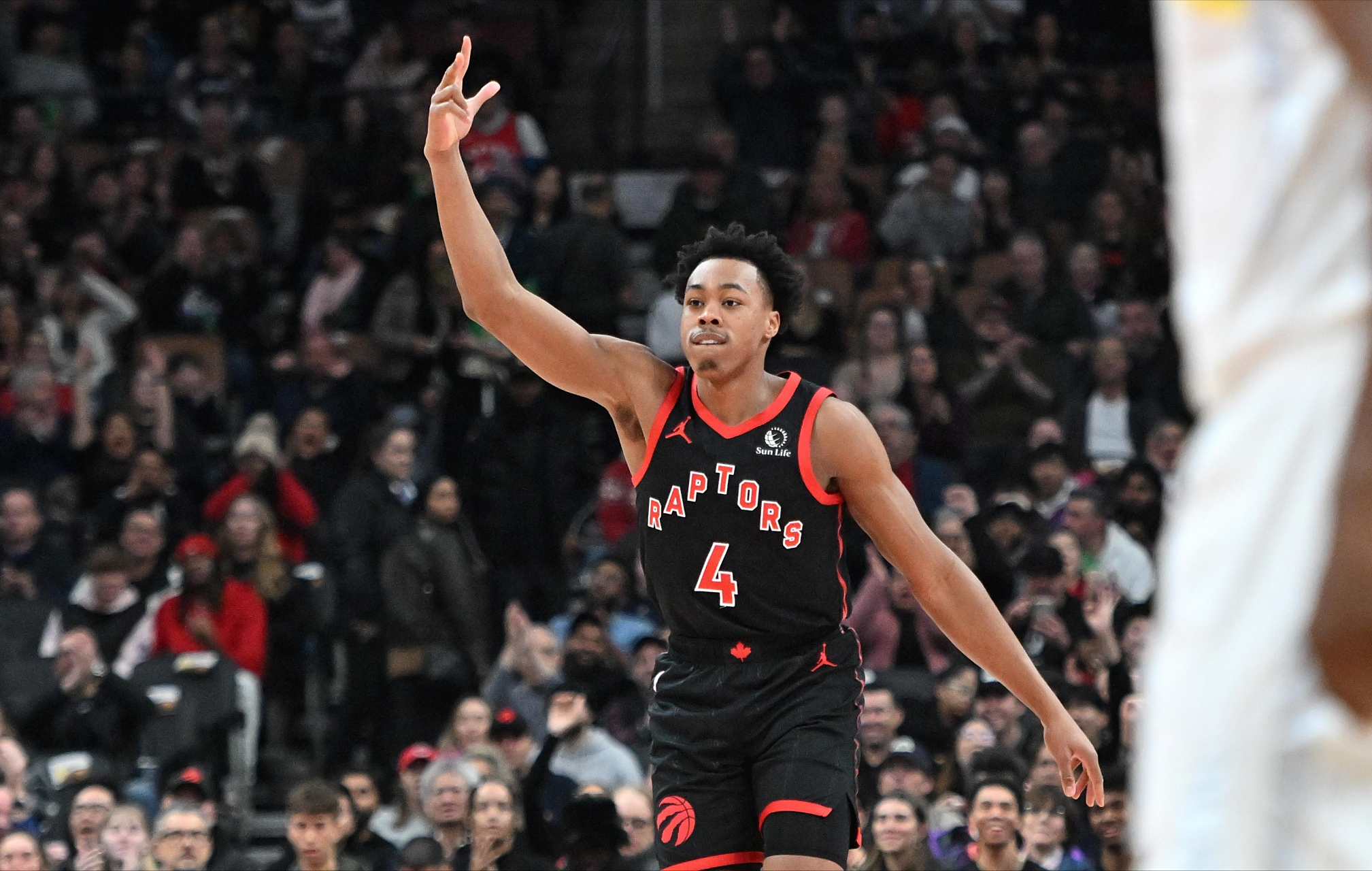 魔术绝地反击中国男篮，巴恩斯绝境逆转的简单介绍