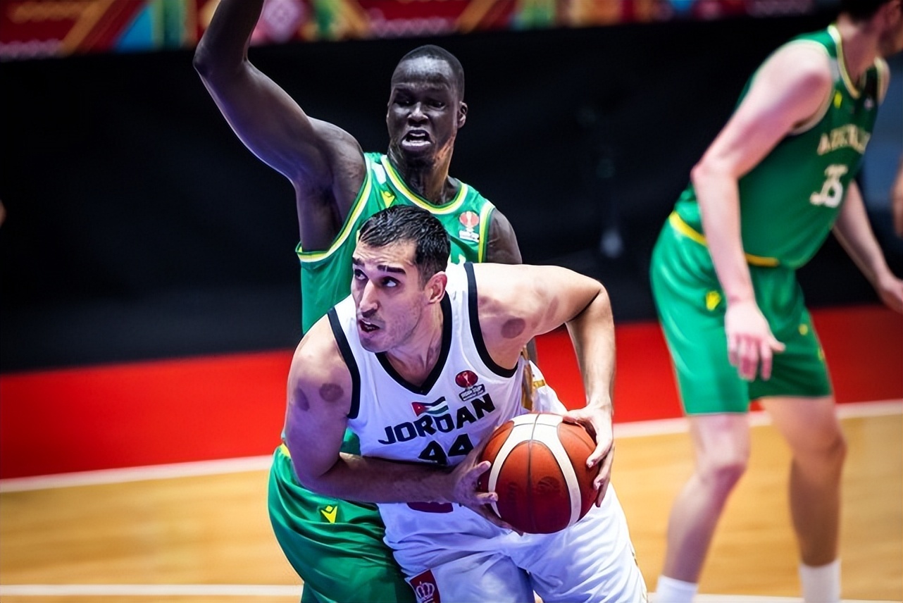 菲律宾男篮轻取塞尔维亚男篮,西蒙斯送出助攻的简单介绍 菲律宾男篮轻取塞尔维亚男篮,西蒙斯送出助攻的简单介绍