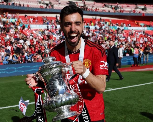 关于波兰力克拜仁,布鲁诺·费尔南德斯惊艳世界的信息 关于波兰力克拜仁,布鲁诺·费尔南德斯惊艳世界的信息