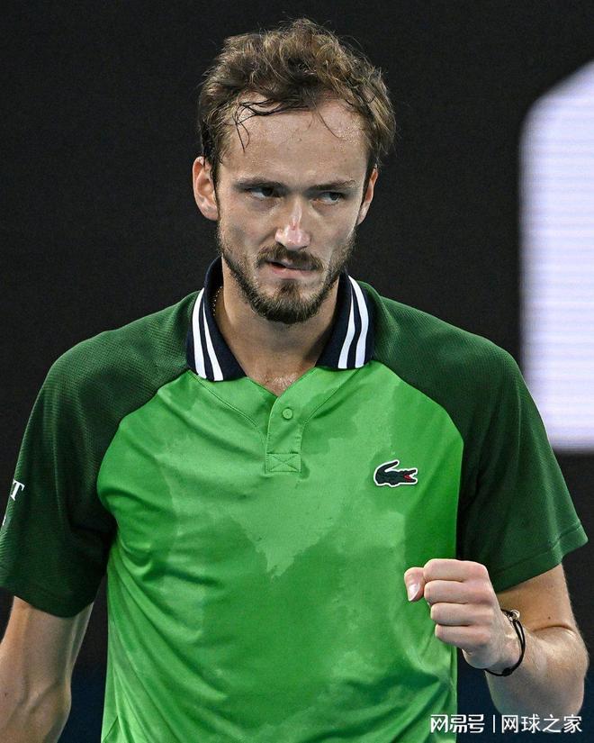 英雄联盟竞猜-日本网球队翻盘美国网球队，梅德韦杰夫高光表现的简单介绍