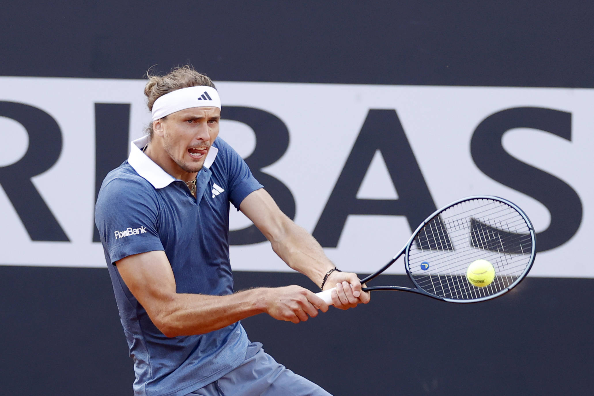 LOL英雄联盟直播-关于西班牙网球队翻盘意大利网球队，兹维列夫爆发神勇的信息