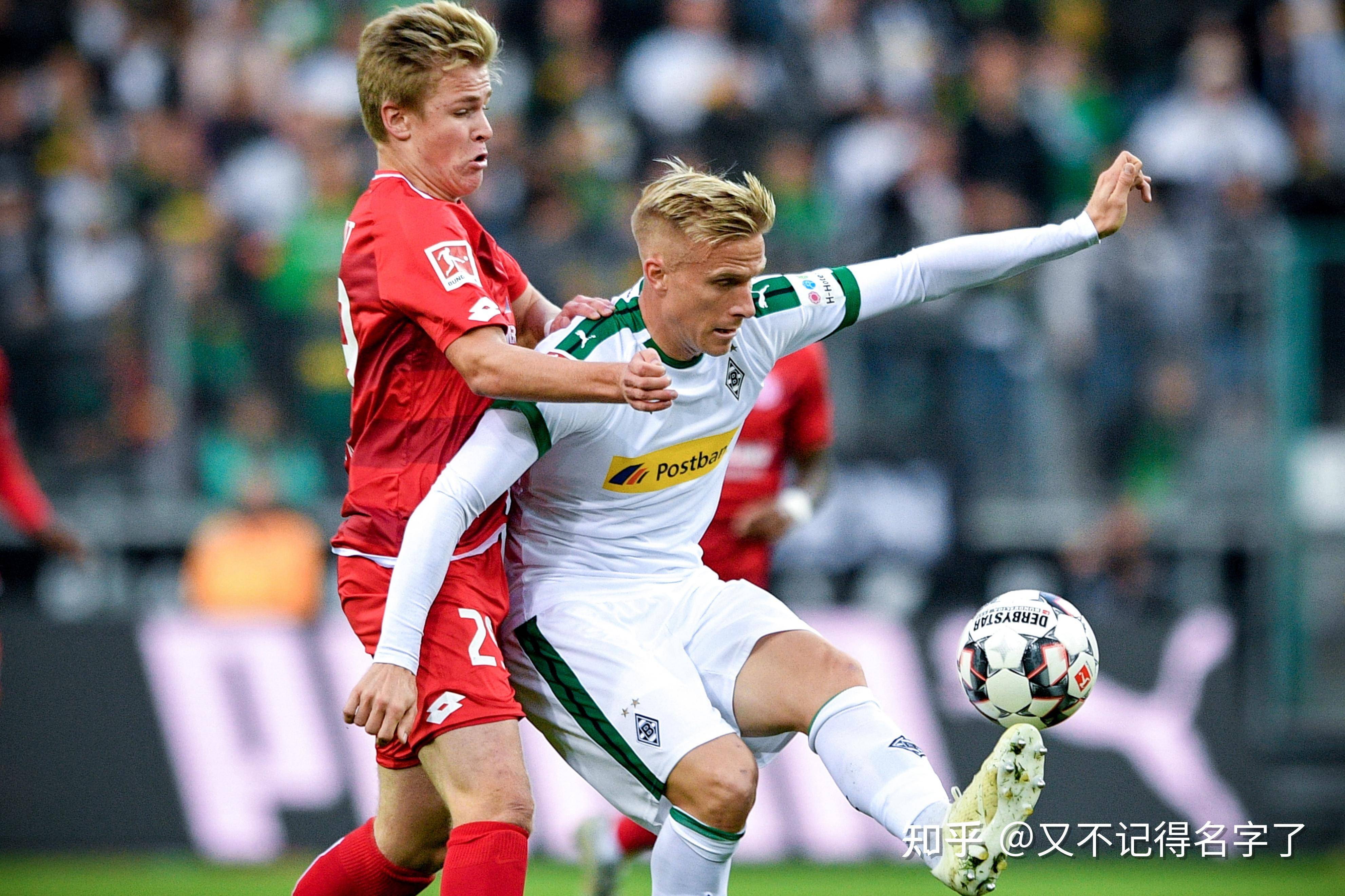 包含美因茨主场战胜斯图加特，豪取3连胜的词条