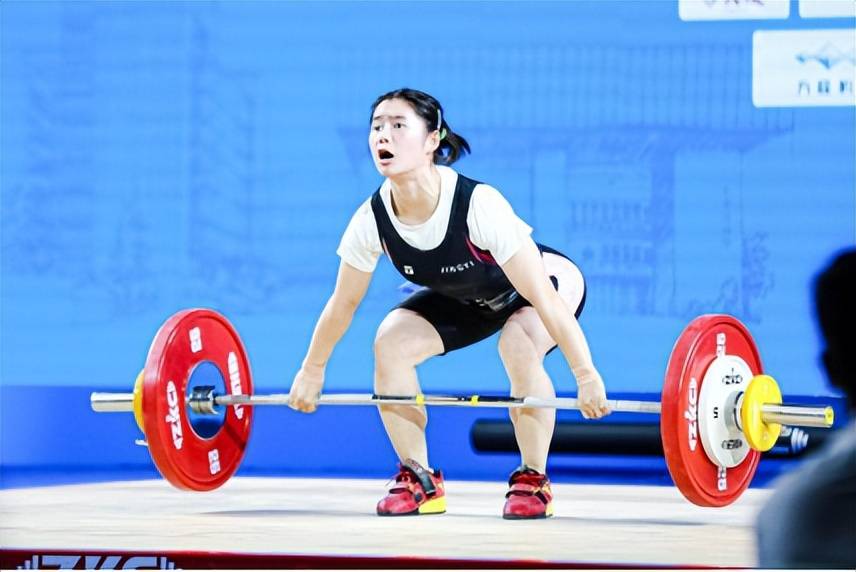 举重女子夺银,再次刷新世界纪录的简单介绍 举重女子夺银,再次刷新世界纪录的简单介绍