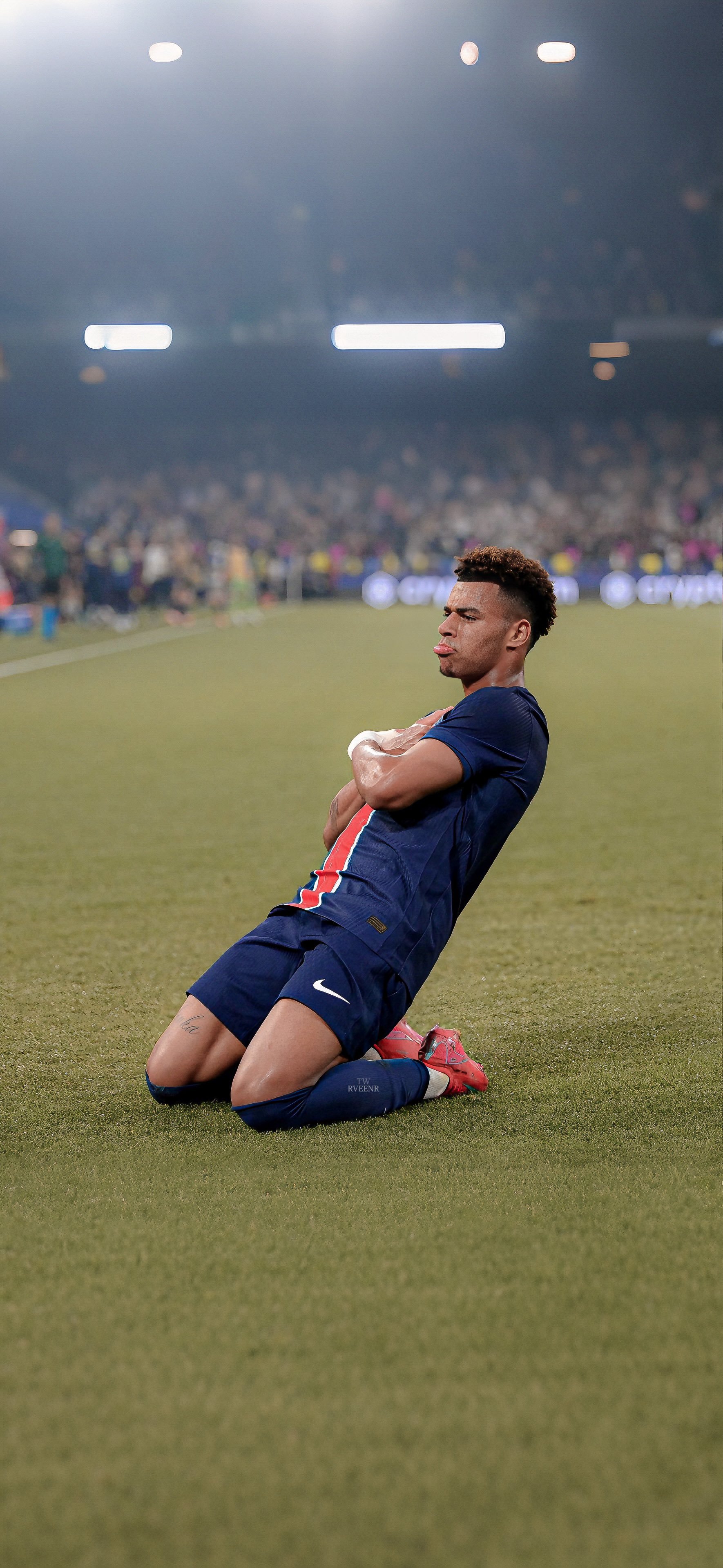 巴黎圣日耳曼大胜巴萨，晋级欧冠半决赛的简单介绍