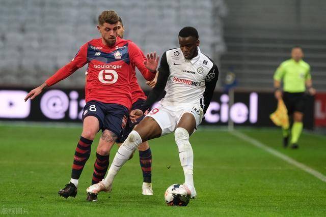 关于蒙彼利埃在法甲比赛中主场失利的信息