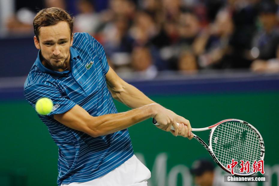 lpl官网-ATP总决赛完胜年终总决赛，梅德韦杰夫点燃赛场的简单介绍