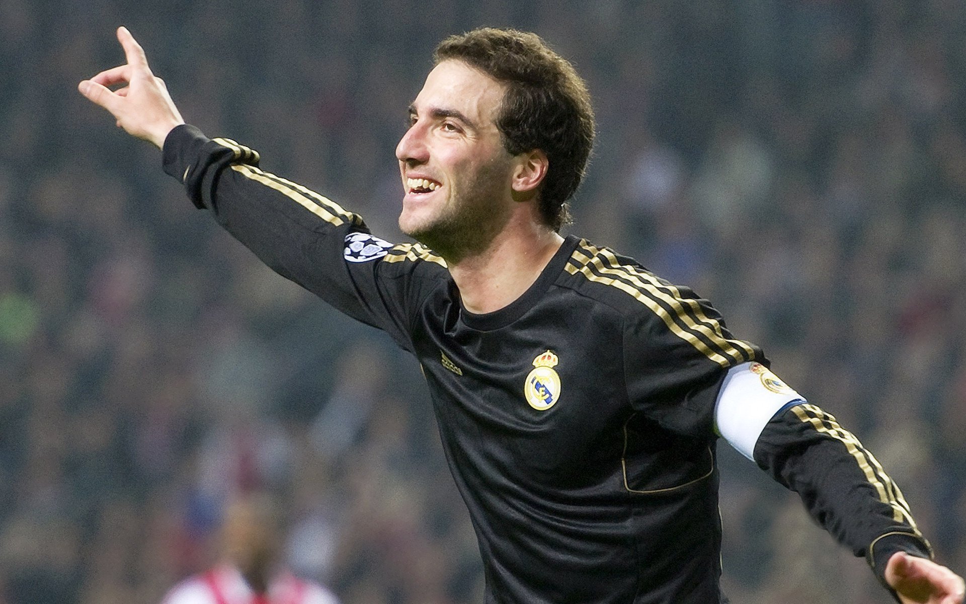 英雄联盟竞猜-赛道上的双重奏，索伯绝杀与汉密尔顿的统治艺术